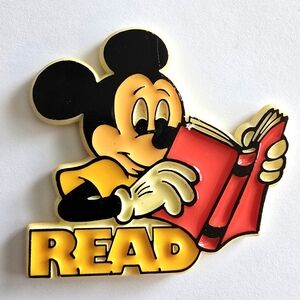 Vintage magnet Walt Disney Mickey Mouse Read Reading a Red Book Literacy Fridge